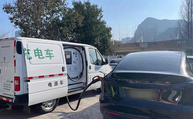 兴山区汽车搭电